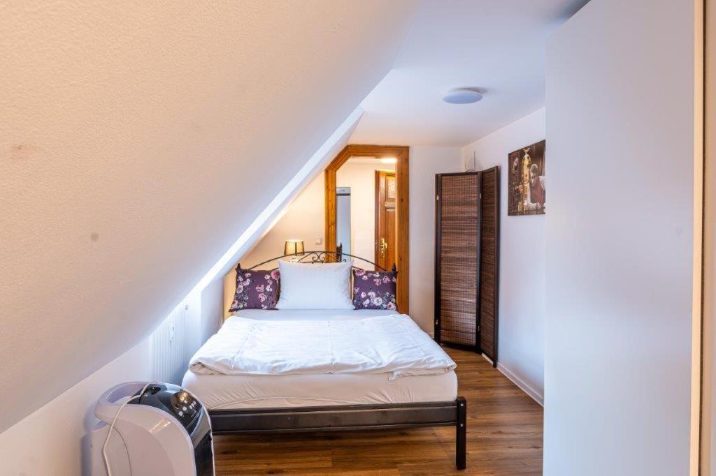 Restaurant Dicker Mann Hotel Zum Blauen Krebs Regensburg Kültér fotó