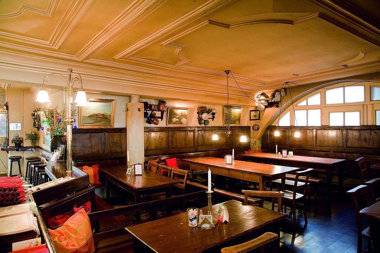 Restaurant Dicker Mann Hotel Zum Blauen Krebs Regensburg Kültér fotó